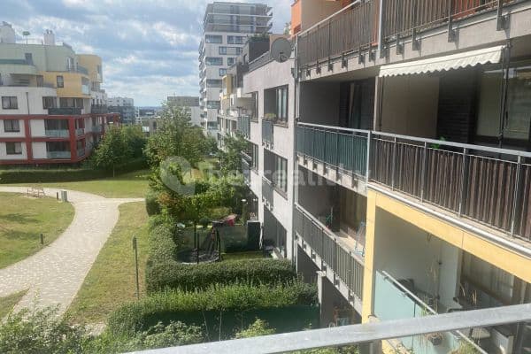 Prenájom bytu 3-izbový 65 m², Svitákova, Praha Prenájom bytu 3-izbový 65 m², Svitákova, Praha