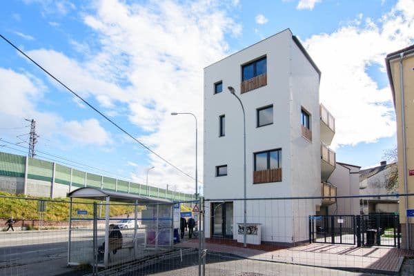 Prenájom bytu 2-izbový 55 m², Nádražní, České Budějovice Prenájom bytu 2-izbový 55 m², Nádražní, České Budějovice