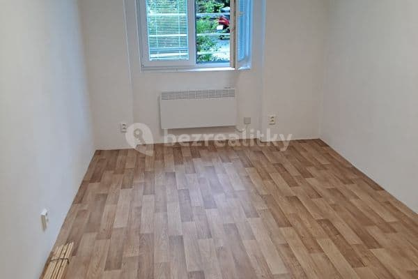 Prenájom bytu 1-izbový 20 m², Záběhlická, Praha Prenájom bytu 1-izbový 20 m², Záběhlická, Praha