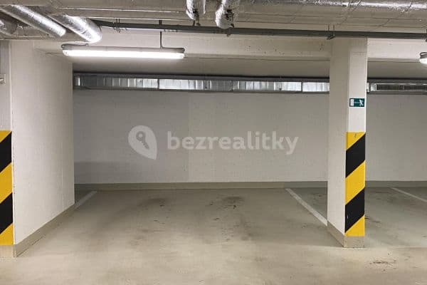 Prenájom garáže 20 m², Athénská, Praha Prenájom garáže 20 m², Athénská, Praha