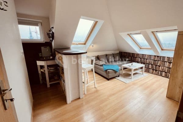 Prenájom bytu 1-izbový 35 m², Vídeňská, Brno Prenájom bytu 1-izbový 35 m², Vídeňská, Brno