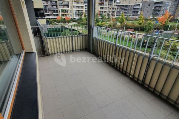 Prenájom bytu 3-izbový 96 m², K Vystrkovu, Praha Prenájom bytu 3-izbový 96 m², K Vystrkovu, Praha