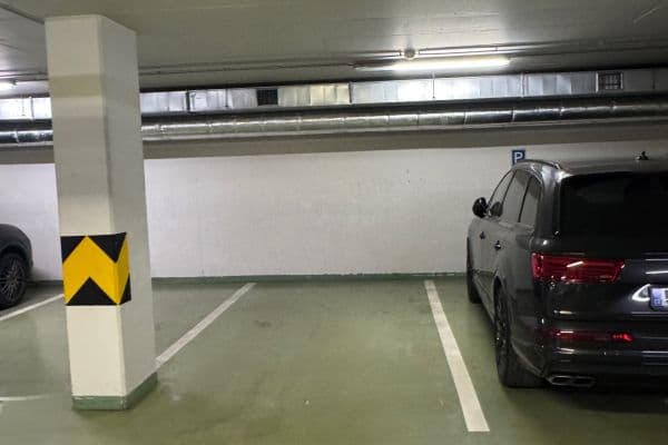 Prenájom garáže 16 m², Pitterova, Praha Prenájom garáže 16 m², Pitterova, Praha