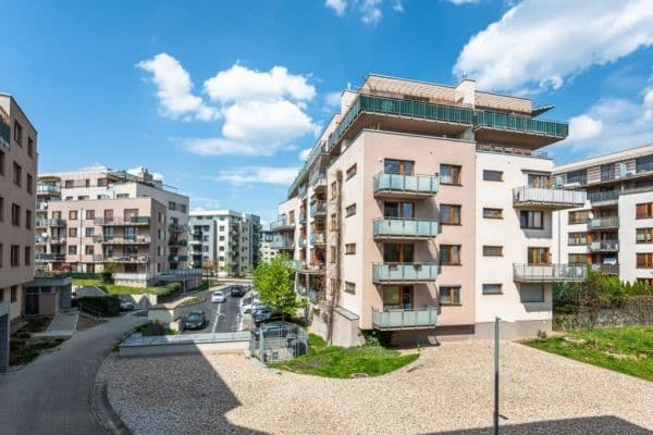 Prenájom bytu 2-izbový 58 m², Bratislavská, Praha Prenájom bytu 2-izbový 58 m², Bratislavská, Praha