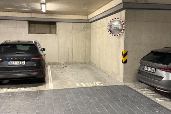 Prenájom garáže 15 m², U Sluncové, Hlavní město Praha Prenájom garáže 15 m², U Sluncové, Hlavní město Praha