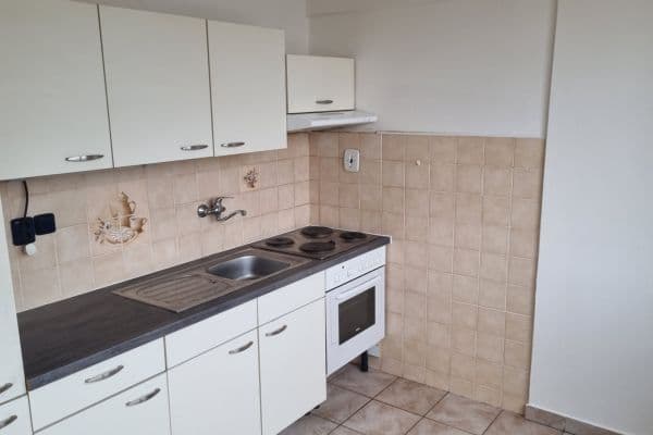 Prenájom bytu 2-izbový 65 m², Dr. E. Beneše, Bystřice Prenájom bytu 2-izbový 65 m², Dr. E. Beneše, Bystřice