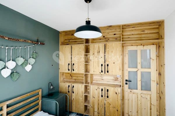 Prenájom bytu 3-izbový 60 m², Tanvaldská, Praha Prenájom bytu 3-izbový 60 m², Tanvaldská, Praha