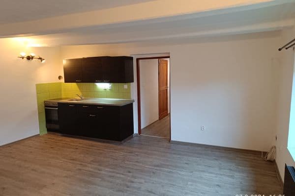 Prenájom bytu 1-izbový 35 m², Nebužely Prenájom bytu 1-izbový 35 m², Nebužely