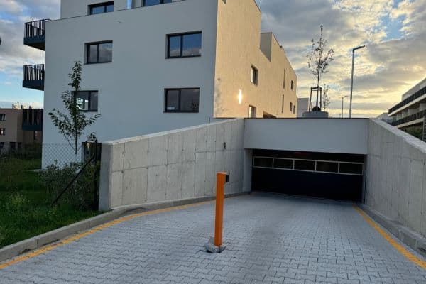 Prenájom bytu 2-izbový 45 m², U Židovského hřbitova, Beroun Prenájom bytu 2-izbový 45 m², U Židovského hřbitova, Beroun