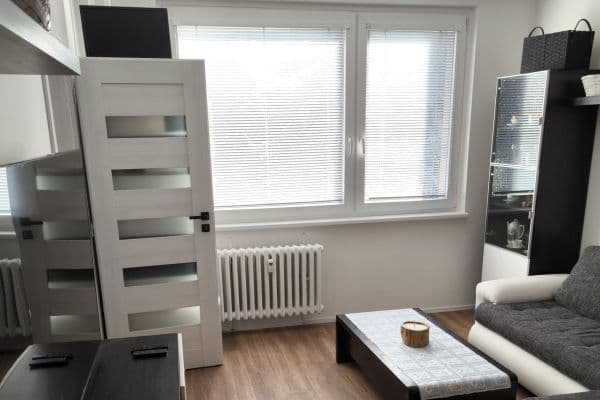 Prenájom bytu 1-izbový 31 m², Benkova, Praha Prenájom bytu 1-izbový 31 m², Benkova, Praha