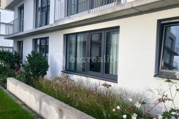 Prenájom bytu 1-izbový 34 m², Šenácká, Hlavní město Praha Prenájom bytu 1-izbový 34 m², Šenácká, Hlavní město Praha