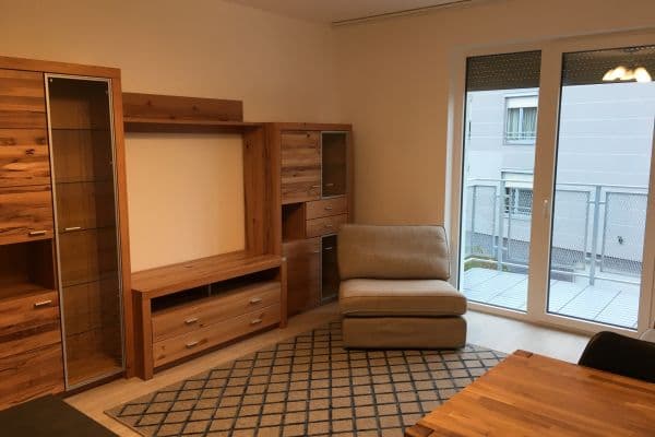 Prenájom bytu 2-izbový 59 m², Lačnovská, Praha Prenájom bytu 2-izbový 59 m², Lačnovská, Praha