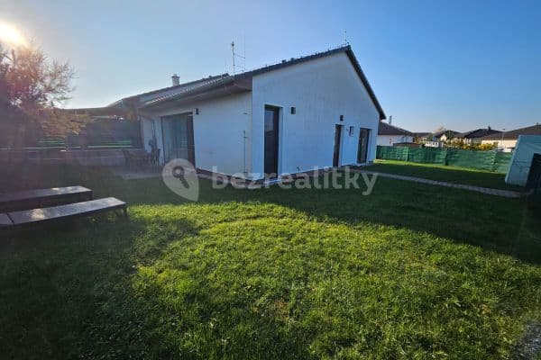 Prenájom domu 75 m², pozemek 200 m², Dlouhá, Herink Prenájom domu 75 m², pozemek 200 m², Dlouhá, Herink