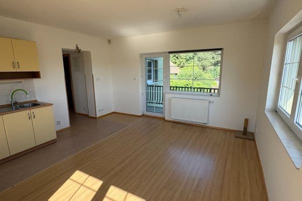 Prenájom bytu 3-izbový 47 m², Zájezdní, Mukařov Prenájom bytu 3-izbový 47 m², Zájezdní, Mukařov