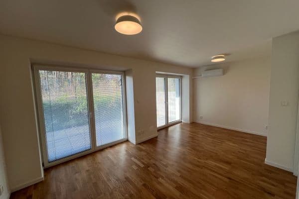 Prenájom bytu 1-izbový 31 m², Hornická, Dubňany Prenájom bytu 1-izbový 31 m², Hornická, Dubňany