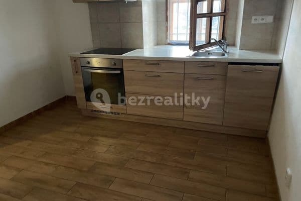 Prenájom bytu 2-izbový 50 m², Sušilovo náměstí, Rousínov Prenájom bytu 2-izbový 50 m², Sušilovo náměstí, Rousínov
