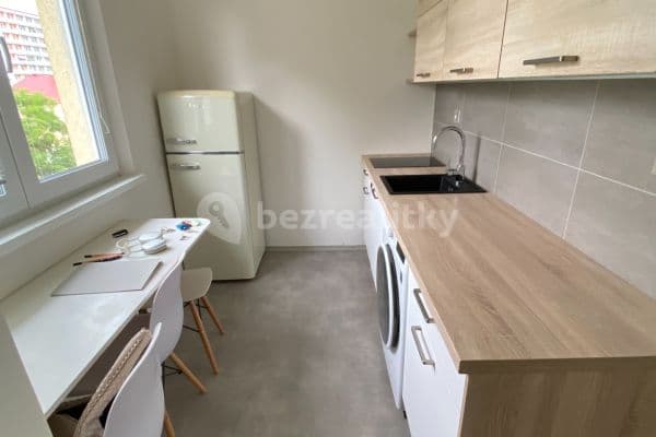 Prenájom bytu 2-izbový 57 m², Dělnická, Olomouc Prenájom bytu 2-izbový 57 m², Dělnická, Olomouc