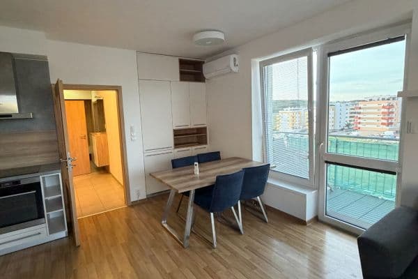 Prenájom bytu 3-izbový 65 m², Přírodní, Brno Prenájom bytu 3-izbový 65 m², Přírodní, Brno