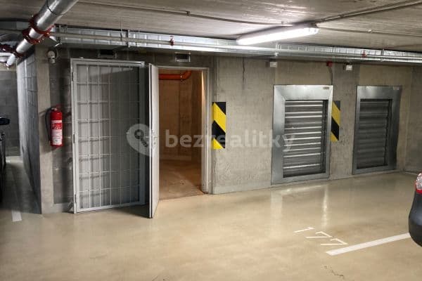 Prenájom garáže 6 m², Kloboučnická, Hlavní město Praha Prenájom garáže 6 m², Kloboučnická, Hlavní město Praha