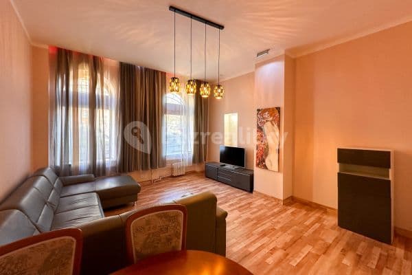 Prenájom bytu 2-izbový 76 m², nábřeží Jana Palacha, Karlovy Vary Prenájom bytu 2-izbový 76 m², nábřeží Jana Palacha, Karlovy Vary