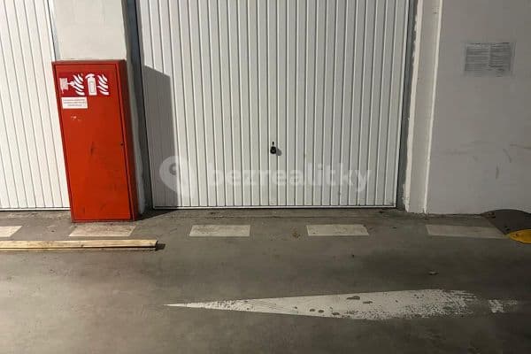 Prenájom garáže 19 m², Hnězdenská, Hlavní město Praha Prenájom garáže 19 m², Hnězdenská, Hlavní město Praha