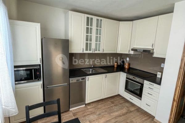 Prenájom bytu 1-izbový 38 m², Družstevní, Horní Bříza Prenájom bytu 1-izbový 38 m², Družstevní, Horní Bříza