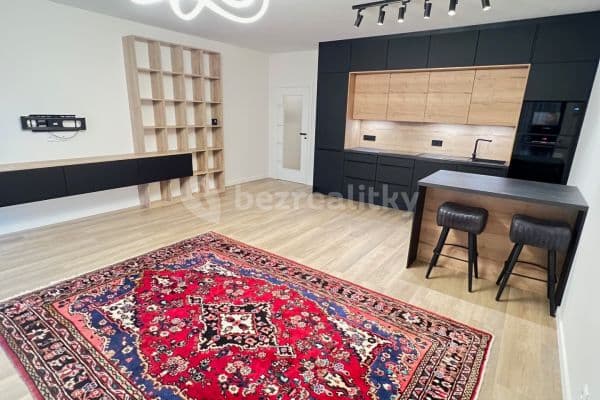 Prenájom bytu 3-izbový 85 m², Otopašská, Praha Prenájom bytu 3-izbový 85 m², Otopašská, Praha