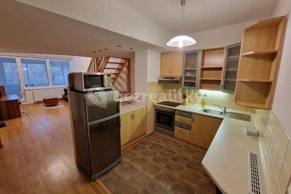 Prenájom bytu 2-izbový 55 m², nábřeží Závodu míru, Pardubice Prenájom bytu 2-izbový 55 m², nábřeží Závodu míru, Pardubice