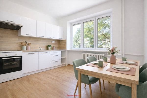 Prenájom bytu 2-izbový 58 m², Závodní, Karviná-Nové Město Prenájom bytu 2-izbový 58 m², Závodní, Karviná-Nové Město