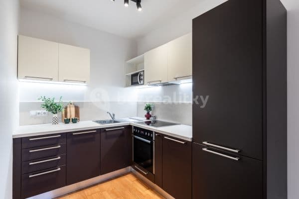 Prenájom bytu 2-izbový 49 m², Jeseniova, Praha Prenájom bytu 2-izbový 49 m², Jeseniova, Praha