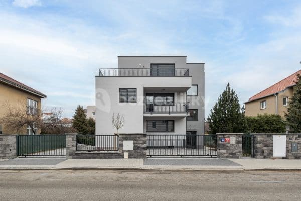 Prenájom bytu 4-izbový 92 m², Litovická, Praha Prenájom bytu 4-izbový 92 m², Litovická, Praha