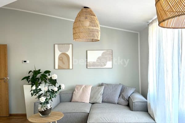 Prenájom bytu 3-izbový 76 m², Tusarova, Praha Prenájom bytu 3-izbový 76 m², Tusarova, Praha