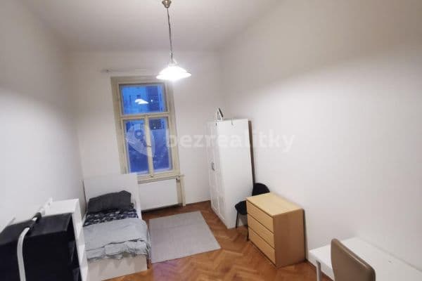 Prenájom bytu 3-izbový 130 m², Italská, Praha Prenájom bytu 3-izbový 130 m², Italská, Praha