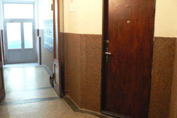 Prenájom kancelárie 100 m², Jaurisova, Praha Prenájom kancelárie 100 m², Jaurisova, Praha