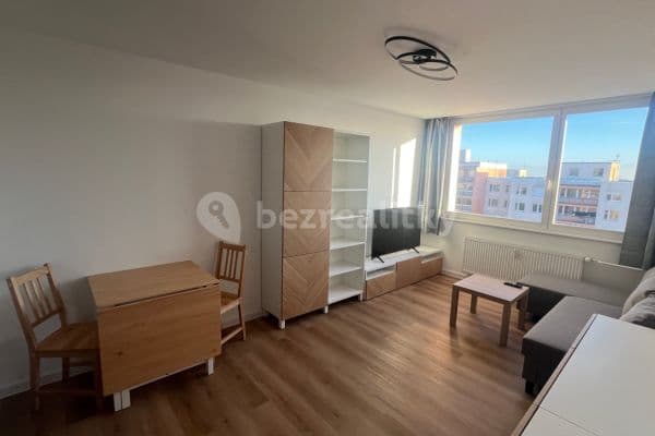 Prenájom bytu 2-izbový 42 m², Ciolkovského, Praha Prenájom bytu 2-izbový 42 m², Ciolkovského, Praha