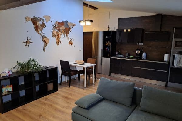 Prenájom bytu 2-izbový 55 m², Grösslingová, Bratislava - mestská časť Staré Mesto Prenájom bytu 2-izbový 55 m², Grösslingová, Bratislava - mestská časť Staré Mesto