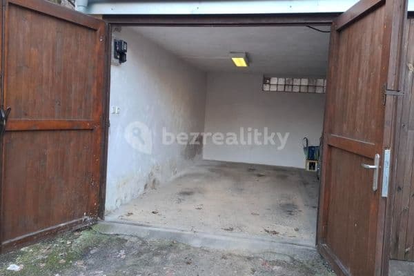 Prenájom garáže 27 m², U Klavírky, Praha Prenájom garáže 27 m², U Klavírky, Praha