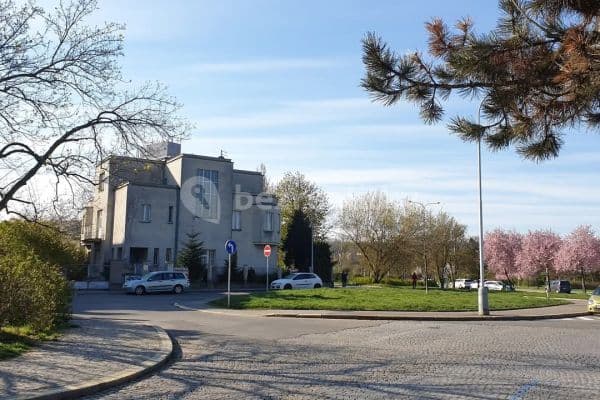 Prenájom bytu 1-izbový 44 m², Nad Malým mýtem, Praha Prenájom bytu 1-izbový 44 m², Nad Malým mýtem, Praha