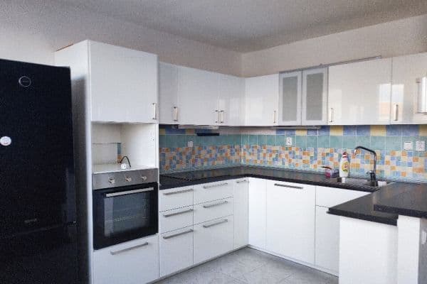 Predaj bytu 3-izbový 70 m², Holíkova, Jílové u Prahy Predaj bytu 3-izbový 70 m², Holíkova, Jílové u Prahy