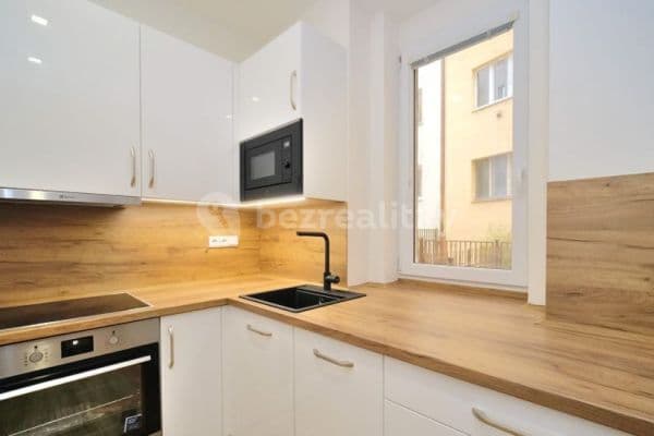 Prenájom bytu 3-izbový 62 m², Terronská, Praha Prenájom bytu 3-izbový 62 m², Terronská, Praha