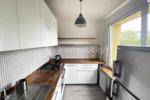 Prenájom bytu 3-izbový 58 m², Záveská, Praha Prenájom bytu 3-izbový 58 m², Záveská, Praha
