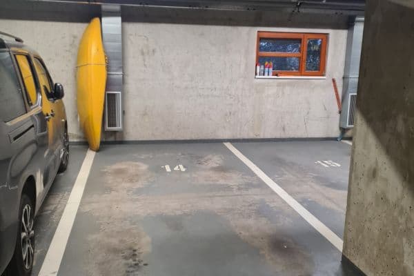 Prenájom garáže 12 m², Praha Prenájom garáže 12 m², Praha