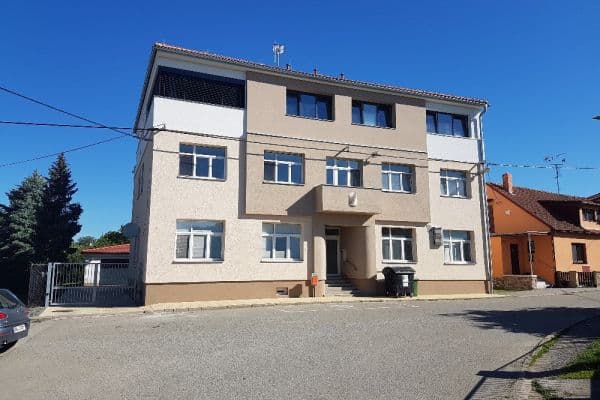 Prenájom bytu 3-izbový 60 m², Lipůvka Prenájom bytu 3-izbový 60 m², Lipůvka