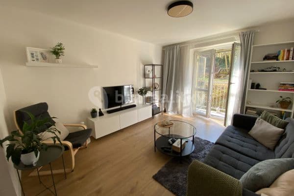 Prenájom bytu 2-izbový 50 m², Jeremenkova, Praha Prenájom bytu 2-izbový 50 m², Jeremenkova, Praha