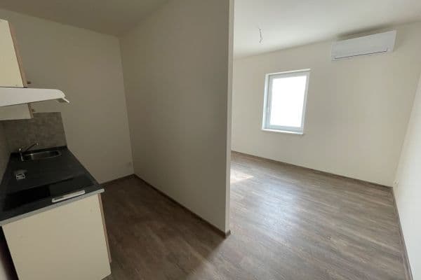 Prenájom bytu 1-izbový 30 m², Ptice Prenájom bytu 1-izbový 30 m², Ptice