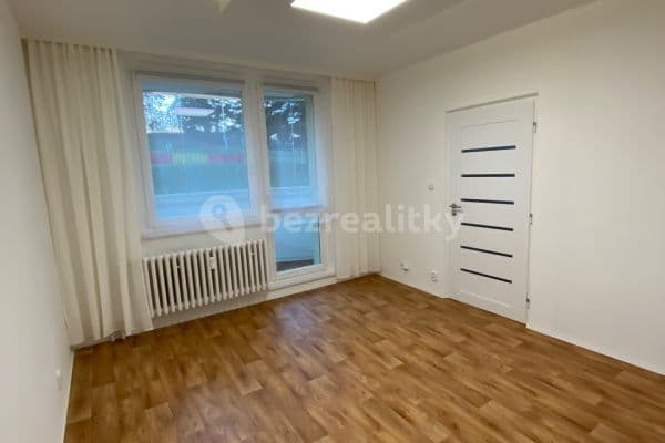 Prenájom bytu 3-izbový 74 m², Pod Soudním vrchem, Znojmo, Jihomoravský kraj Prenájom bytu 3-izbový 74 m², Pod Soudním vrchem, Znojmo, Jihomoravský kraj