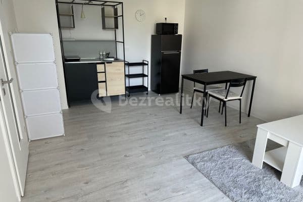 Prenájom bytu 1-izbový 36 m², Na Jíkalce, Plzeň Prenájom bytu 1-izbový 36 m², Na Jíkalce, Plzeň