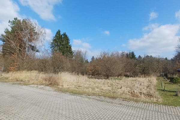 Predaj pozemku 1.122 m², Šeříková, Kamenice Predaj pozemku 1.122 m², Šeříková, Kamenice
