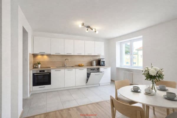 Prenájom bytu 3-izbový 74 m², Hlavní třída, Havířov, Moravskoslezský kraj Prenájom bytu 3-izbový 74 m², Hlavní třída, Havířov, Moravskoslezský kraj