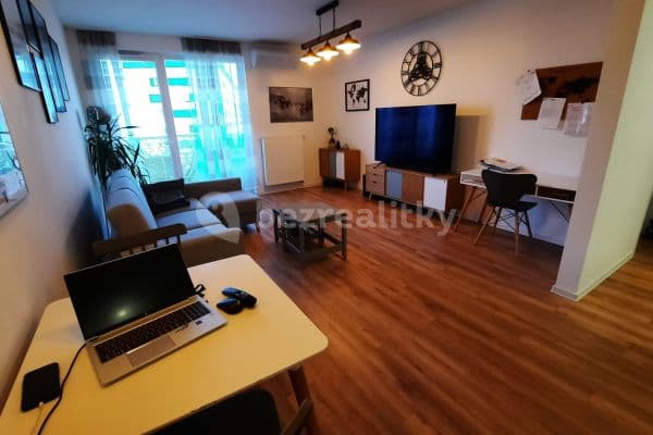 Prenájom bytu 2-izbový 60 m², Bazová, Ružinov Prenájom bytu 2-izbový 60 m², Bazová, Ružinov